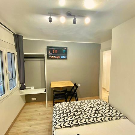 Suites Nuevas Con Bano Privado Frente Al Metro St Mwc Barcelona-Fira ロスピタレート・デ・リョブレガート エクステリア 写真