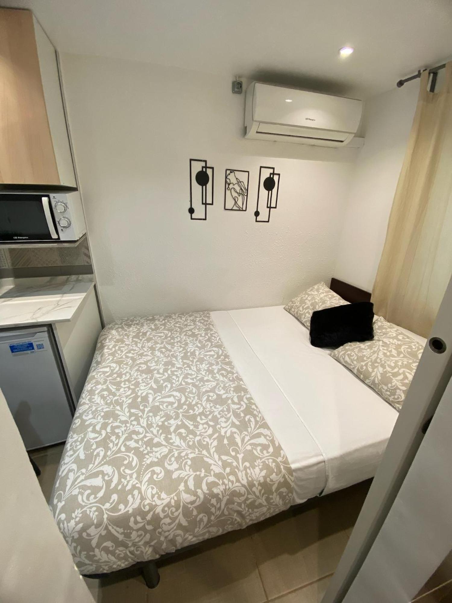 Suites Nuevas Con Bano Privado Frente Al Metro St Mwc Barcelona-Fira ロスピタレート・デ・リョブレガート エクステリア 写真