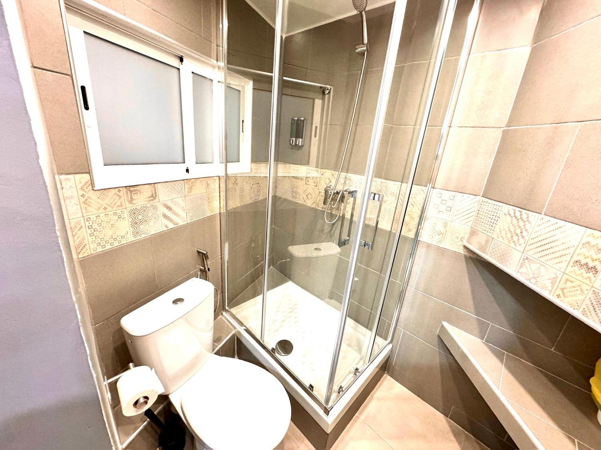 Suites Nuevas Con Bano Privado Frente Al Metro St Mwc Barcelona-Fira ロスピタレート・デ・リョブレガート エクステリア 写真