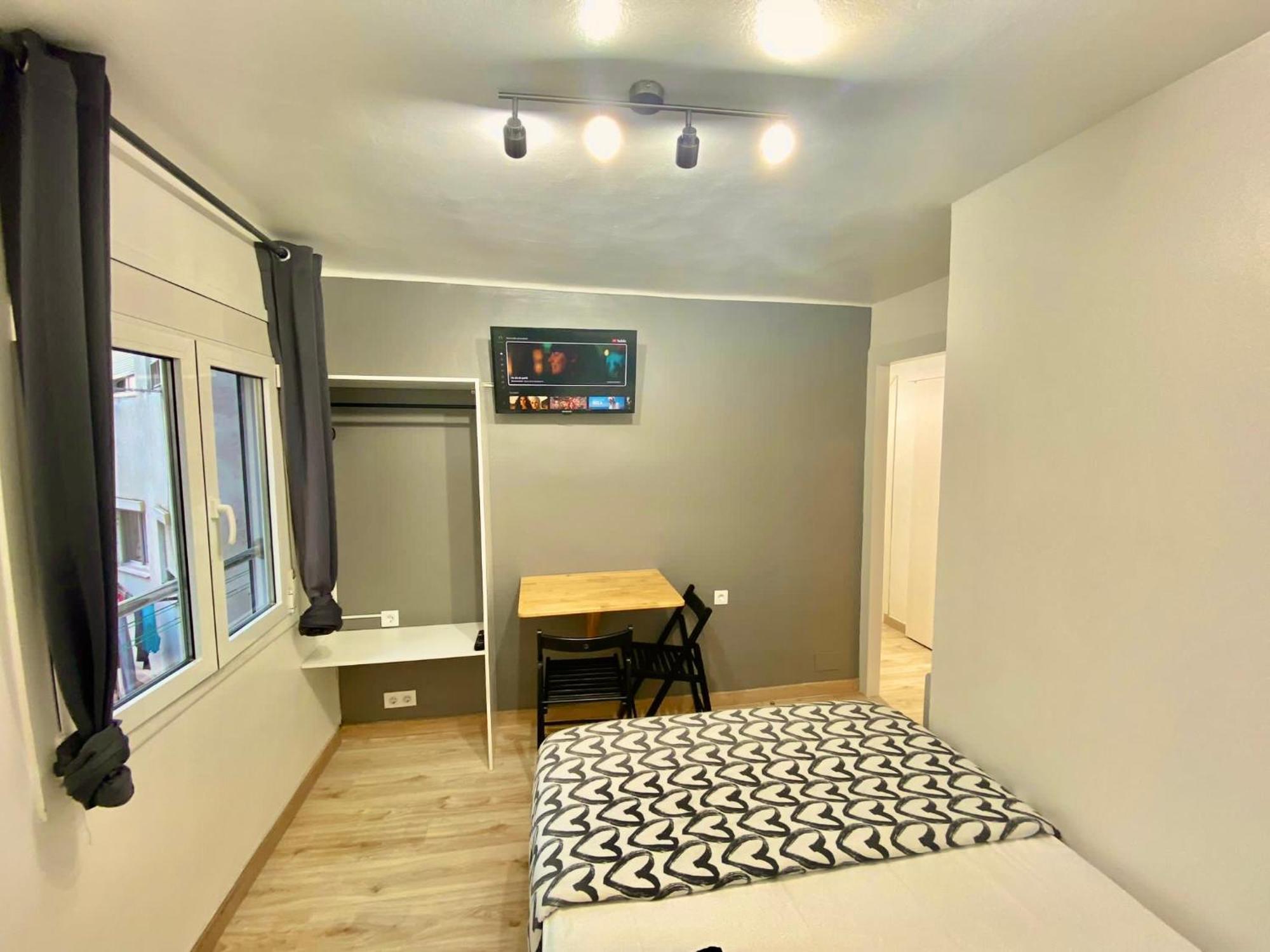 Suites Nuevas Con Bano Privado Frente Al Metro St Mwc Barcelona-Fira ロスピタレート・デ・リョブレガート エクステリア 写真