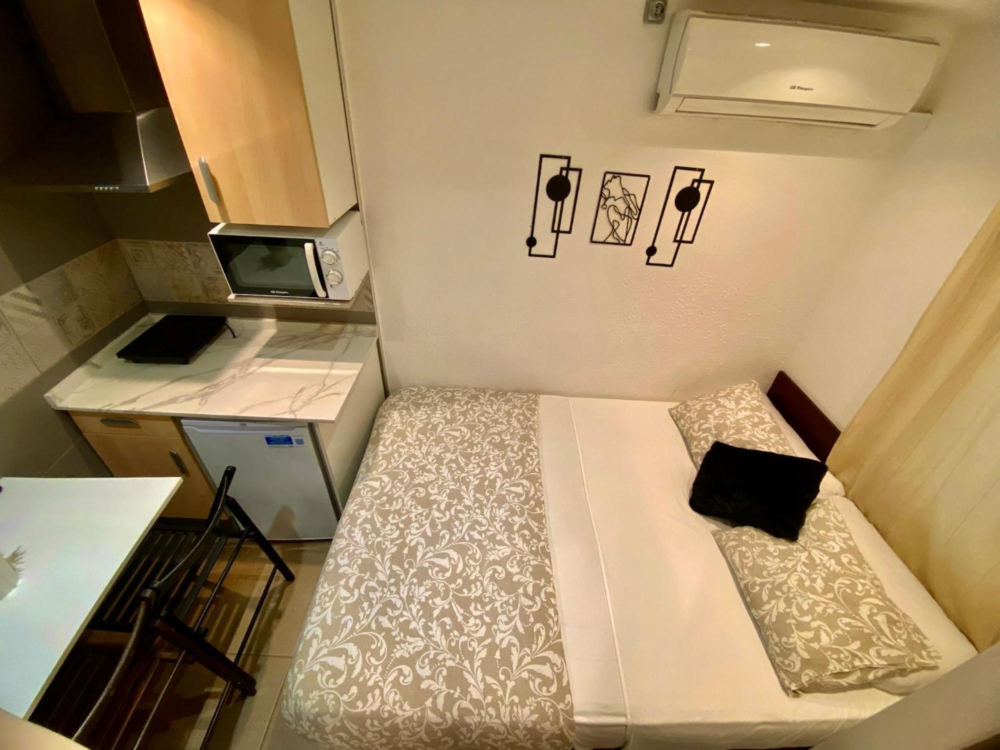 Suites Nuevas Con Bano Privado Frente Al Metro St Mwc Barcelona-Fira ロスピタレート・デ・リョブレガート エクステリア 写真