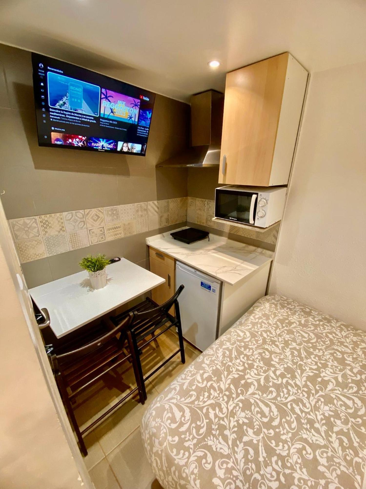 Suites Nuevas Con Bano Privado Frente Al Metro St Mwc Barcelona-Fira ロスピタレート・デ・リョブレガート エクステリア 写真