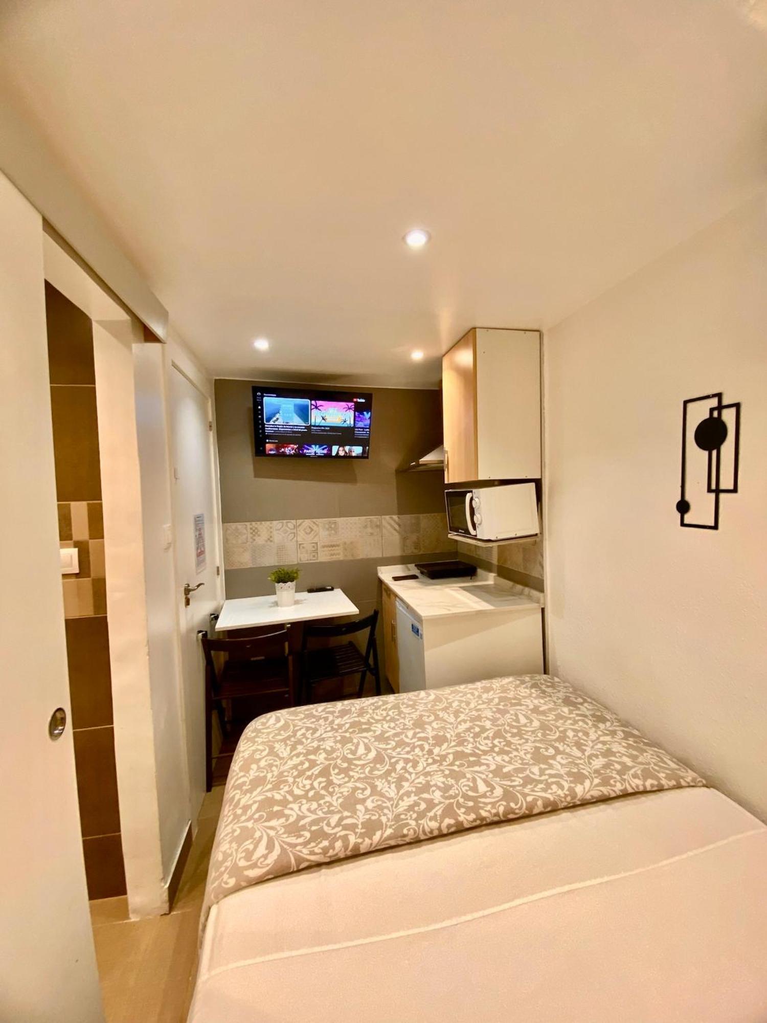Suites Nuevas Con Bano Privado Frente Al Metro St Mwc Barcelona-Fira ロスピタレート・デ・リョブレガート エクステリア 写真