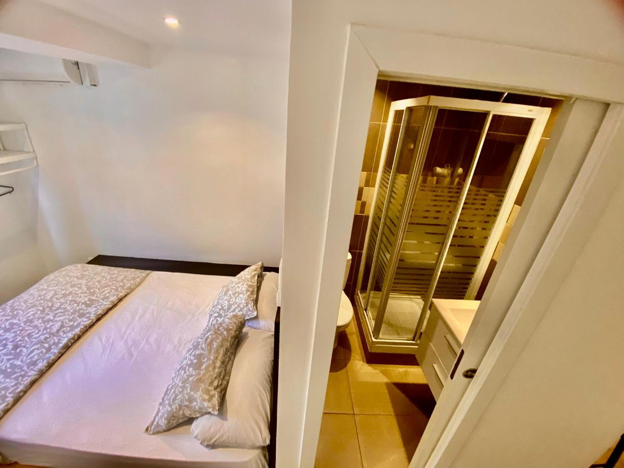 Suites Nuevas Con Bano Privado Frente Al Metro St Mwc Barcelona-Fira ロスピタレート・デ・リョブレガート エクステリア 写真