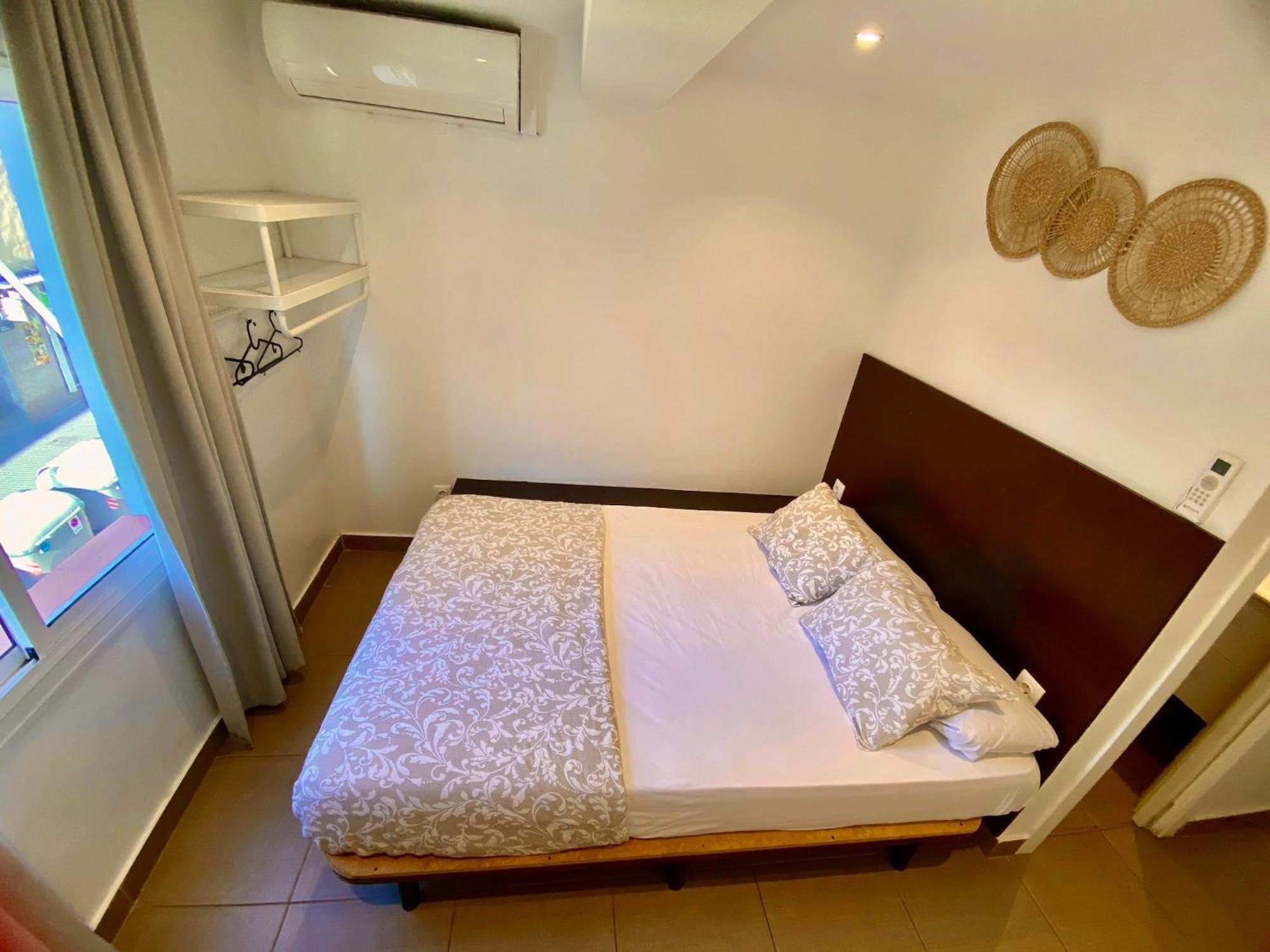 Suites Nuevas Con Bano Privado Frente Al Metro St Mwc Barcelona-Fira ロスピタレート・デ・リョブレガート エクステリア 写真