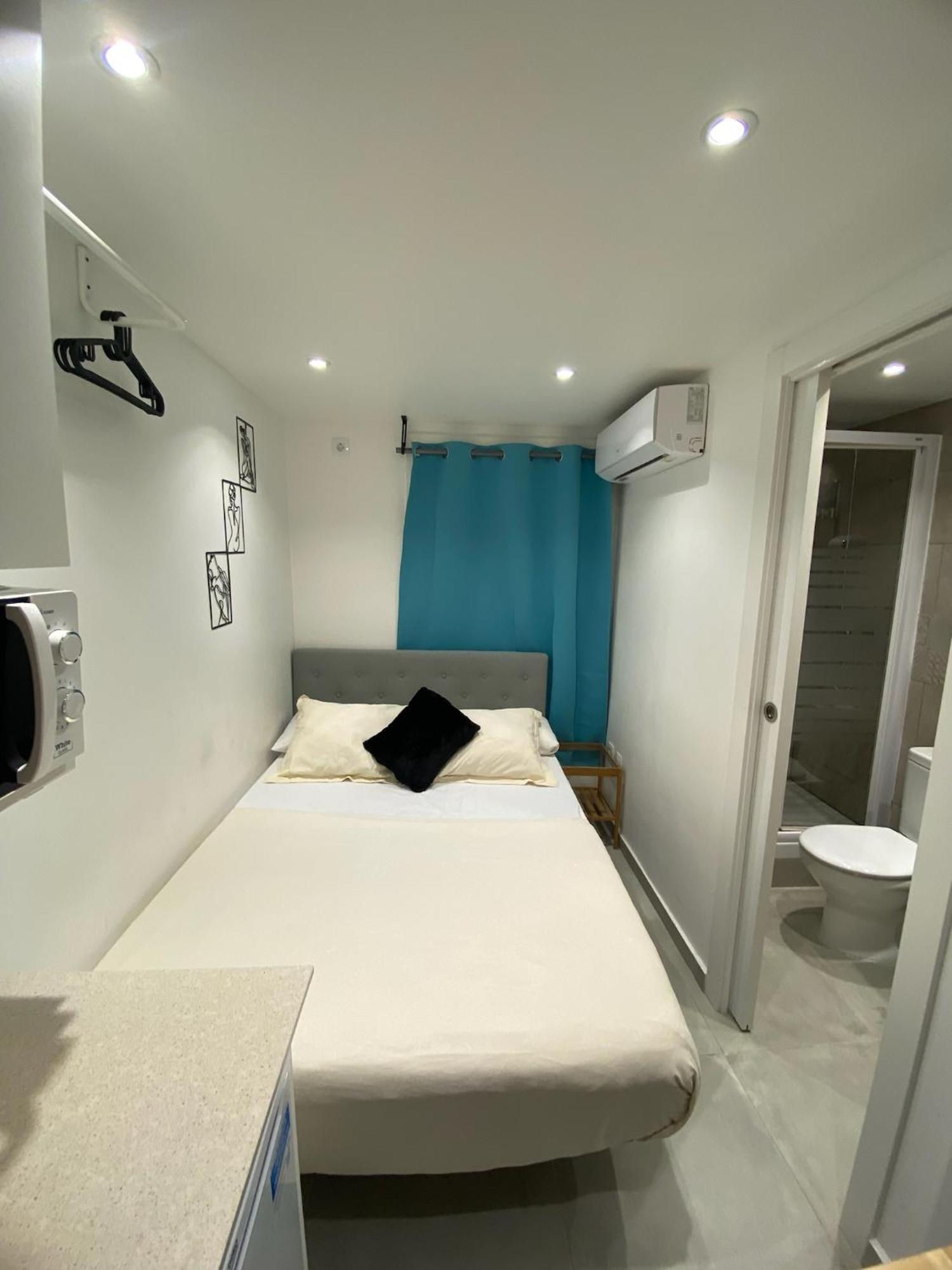 Suites Nuevas Con Bano Privado Frente Al Metro St Mwc Barcelona-Fira ロスピタレート・デ・リョブレガート エクステリア 写真
