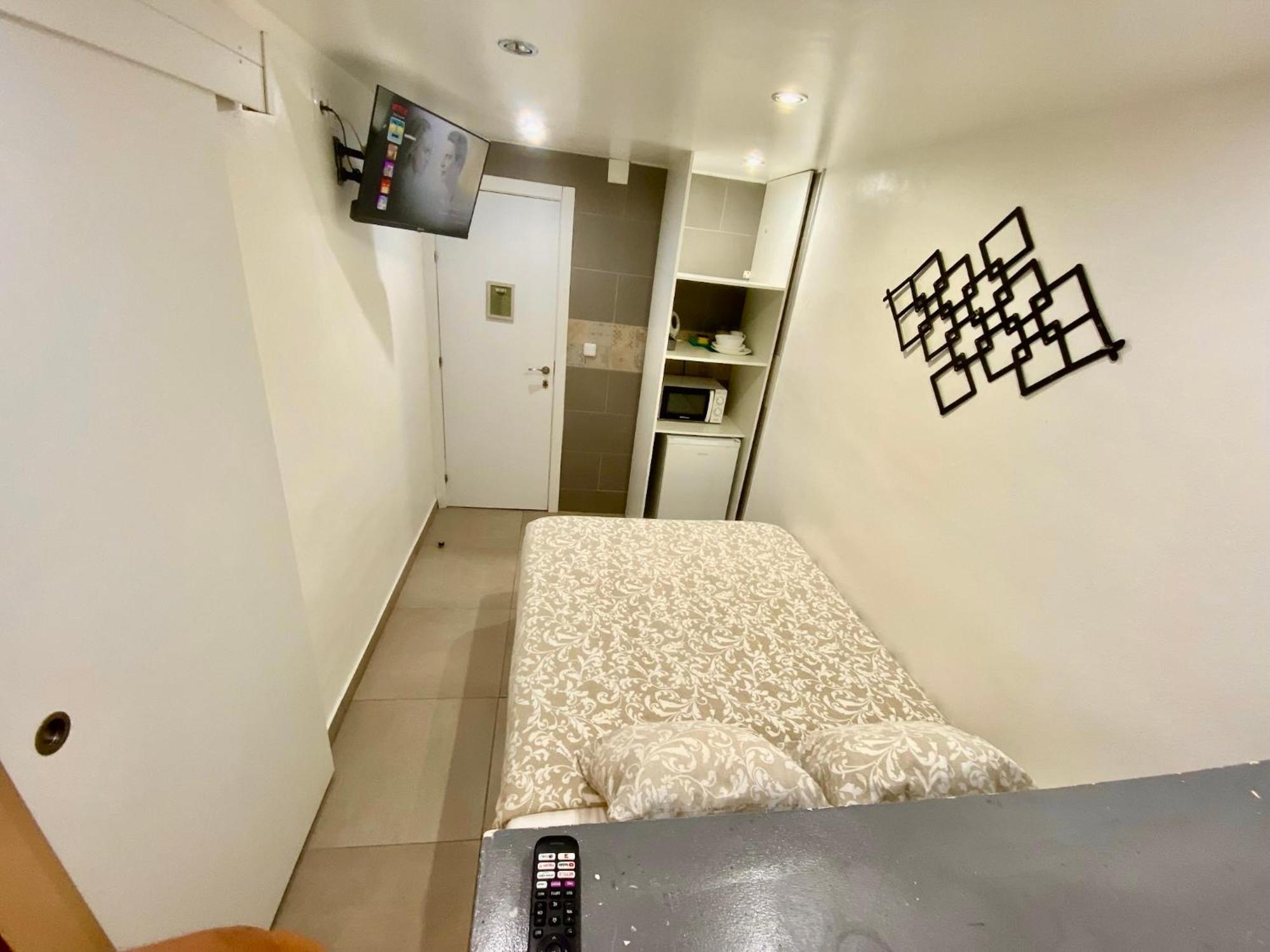 Suites Nuevas Con Bano Privado Frente Al Metro St Mwc Barcelona-Fira ロスピタレート・デ・リョブレガート エクステリア 写真