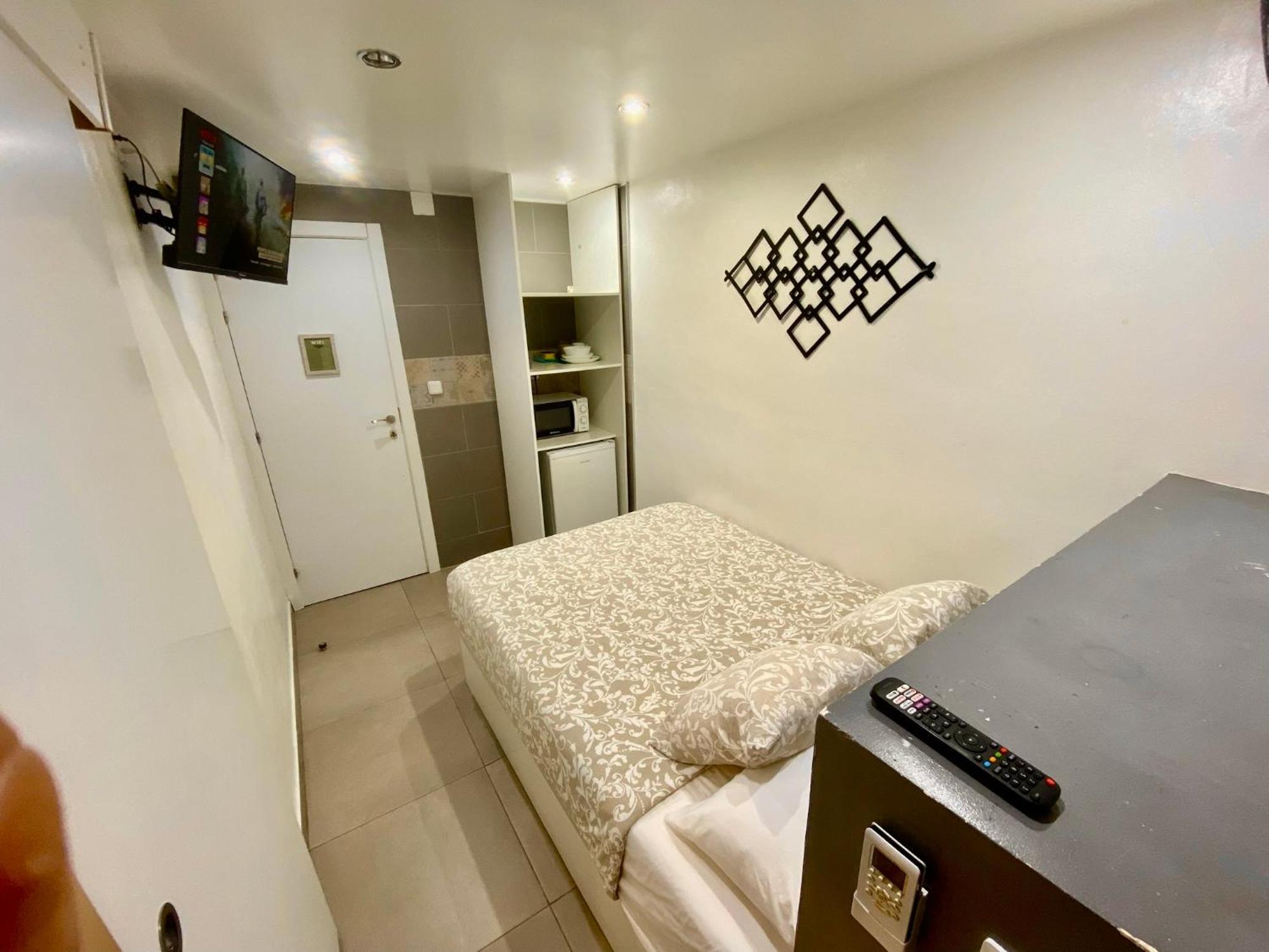 Suites Nuevas Con Bano Privado Frente Al Metro St Mwc Barcelona-Fira ロスピタレート・デ・リョブレガート エクステリア 写真