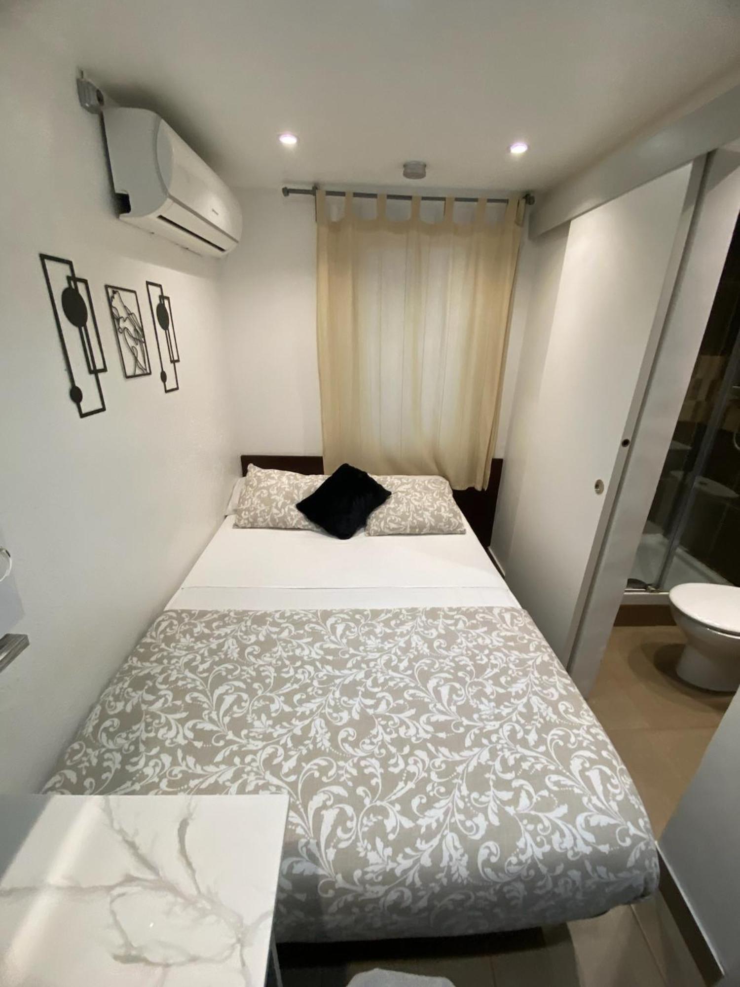 Suites Nuevas Con Bano Privado Frente Al Metro St Mwc Barcelona-Fira ロスピタレート・デ・リョブレガート エクステリア 写真